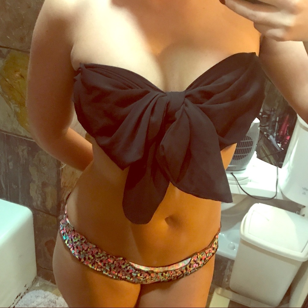 Adorable black bow swimming suit top